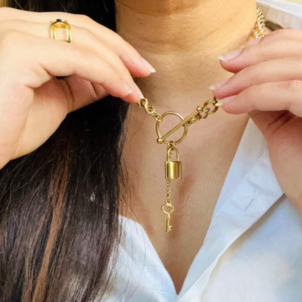 GP Chain Lock Necklace - Picture 3 of 3